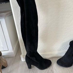 Black heeled boots